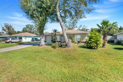 425 Honey Bee Lane, House other with 2 bedrooms, 1 bathrooms and null parking in Polk City FL | Image 3