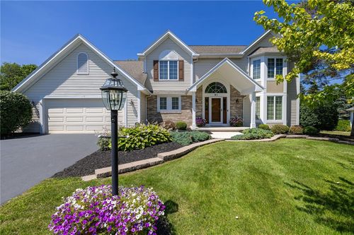 51 Walnut Hill Dr, Penfield, NY, 14526-9542 | Card Image