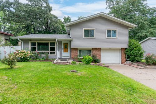 803 16th St, Bettendorf, IA, 52722-6005 | Card Image