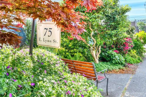 b-75 E Lynn St, Seattle, WA, 98102-3403 | Card Image