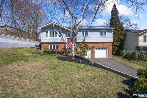 15 Wanda Ct, Clifton, NJ, 07014-1854 | Card Image