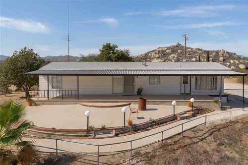 1020 Clayton St, Perris, CA, 92570-1828 | Card Image