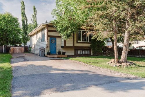 9410 70 Ave, Grande Prairie, AB, T8V5W8 | Card Image