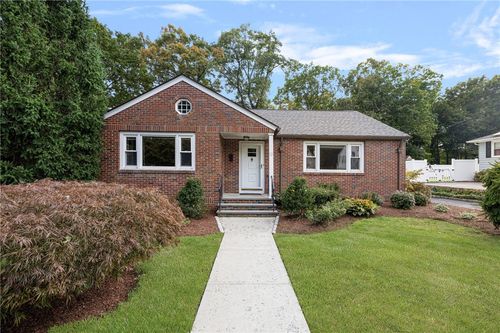 12 Bowen St, Johnston, RI, 02919-2436 | Card Image