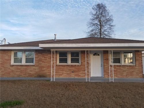 2813 Pecan Dr, Chalmette, LA, 70043-3637 | Card Image