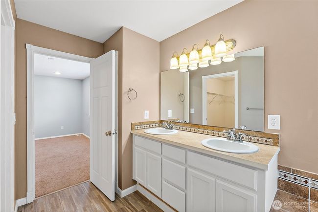 1208 Goldfinch Ave Sw, House other with 5 bedrooms, 3 bathrooms and 3 parking in Orting WA | Image 27