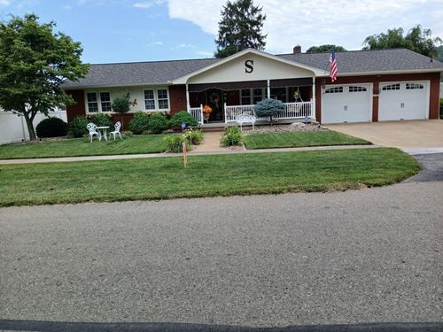 283 Elm St, Duncan Falls, OH, 43734-9702 | Card Image