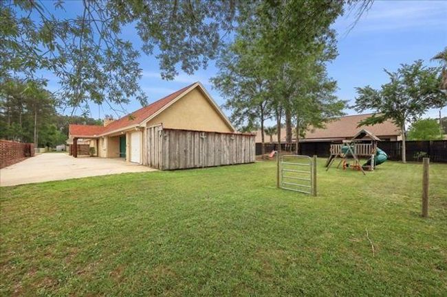 1010 Yaupon Trl, House other with 5 bedrooms, 3 bathrooms and 3 parking in Sour Lake TX | Image 29