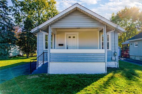 787 Ravenswood St, Akron, OH, 44306-2935 | Card Image