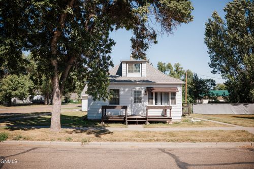 114 4th Street Nw, Hazen, ND, 58545 | Card Image