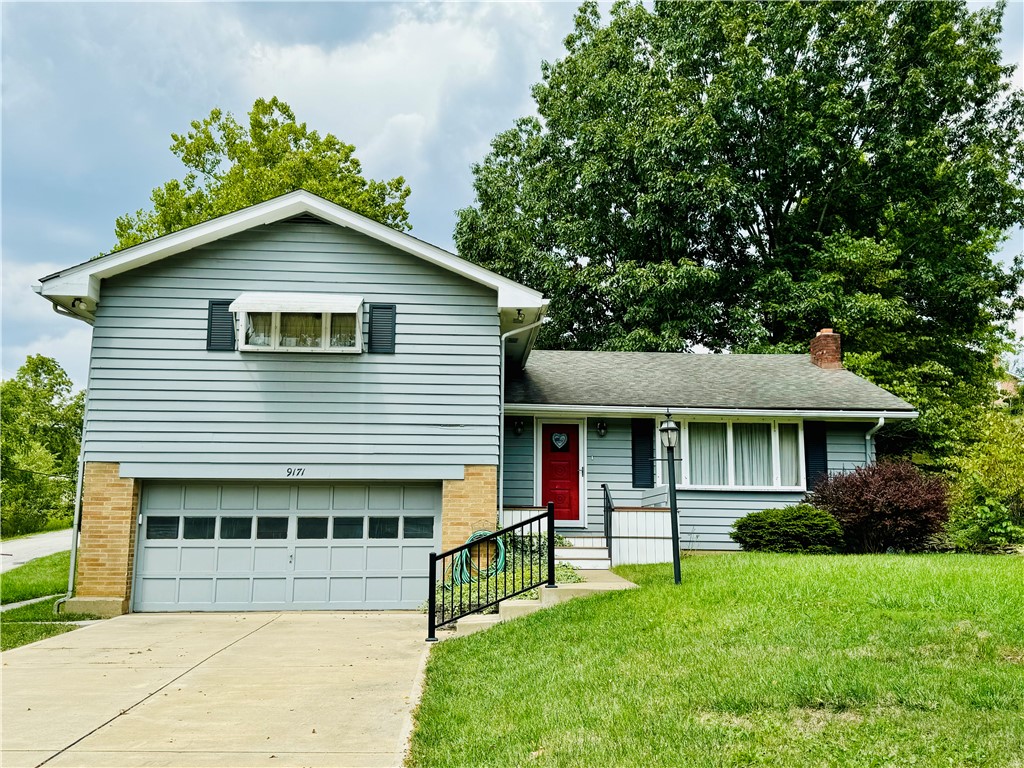 Broadway St, Westmoreland City, PA 15692