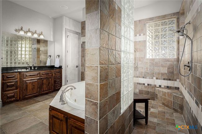 111 Western Oaks, House other with 4 bedrooms, 4 bathrooms and null parking in New Braunfels TX | Image 21