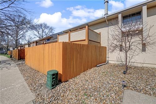 10952 Bradshaw St, Overland Park, KS, 66210-1161 | Card Image