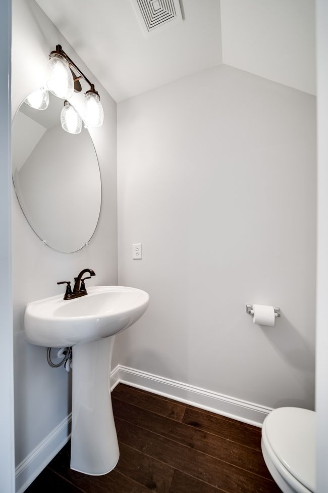 Powder room. | Image 19