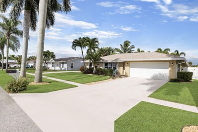 112 Segovia Avenue, House other with 3 bedrooms, 2 bathrooms and null parking in Royal Palm Beach FL | Image 2