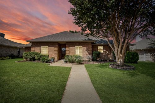 3213 Bending Oaks Trl, Garland, TX, 75044-7319 | Card Image