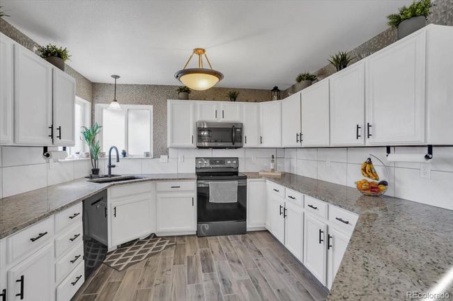 Entrance to Kitchen | Image 9