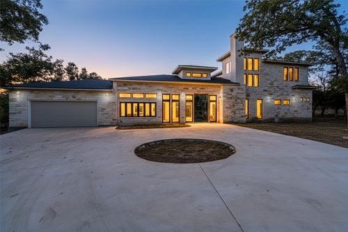 265 Maple Leaf Trl, Elgin, TX, 78621-5695 | Card Image