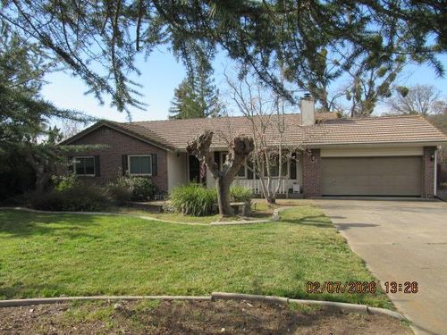 2352 Toyon Ct, Valley Springs, CA, 95252-9212 | Card Image