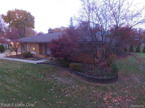 40936 Micol Dr, Plymouth, MI, 48170-4472 | Card Image