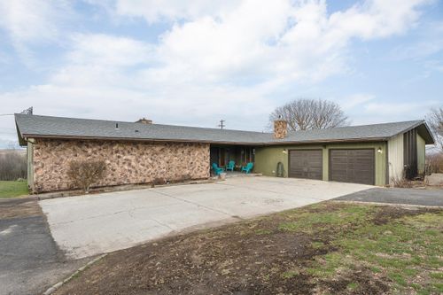 313 Se Trinity Ave, Wilbur, WA, 99185-8831 | Card Image