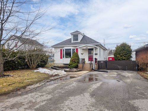 440 Pine St E, Gananoque, ON, K7G1E3 | Card Image