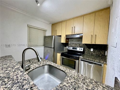 4-811 Ne 14th Pl, Fort Lauderdale, FL, 33304-1236 | Card Image