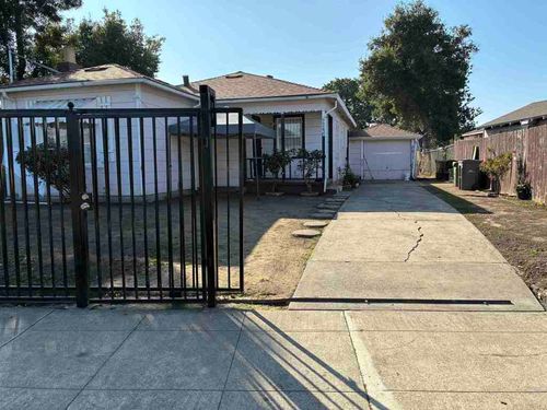 9923 9923 Birch St, Oakland, CA, 94603 | Card Image