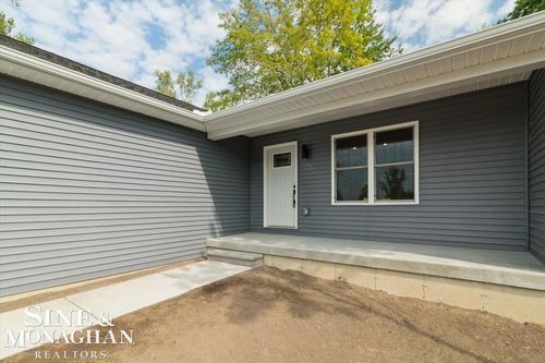 1260 18th St, Marysville, MI, 48040-1640 | Card Image