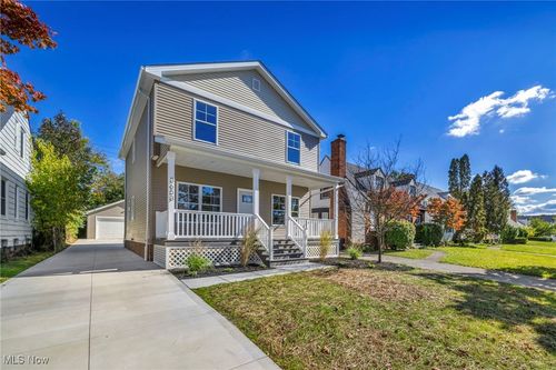 3653 Pennington Rd, Shaker Heights, OH, 44120-5067 | Card Image