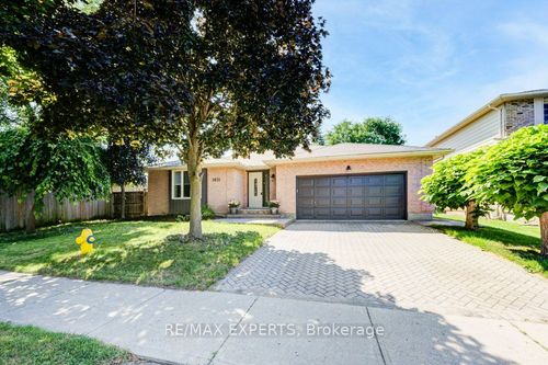 1031 Griffith St, London, ON, N6K3Y7 | Card Image