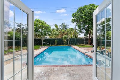 907 18th Avenue N, House other with 3 bedrooms, 3 bathrooms and null parking in Lake Worth Beach FL | Image 1