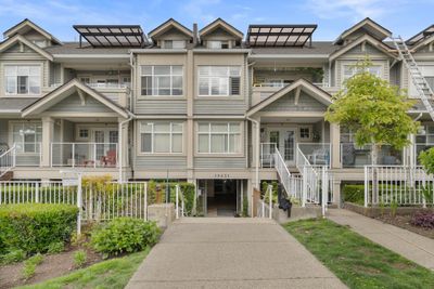 302 - 15621 Marine Dr, Condo with 2 bedrooms, 2 bathrooms and 1 parking in White Rock BC | Image 1