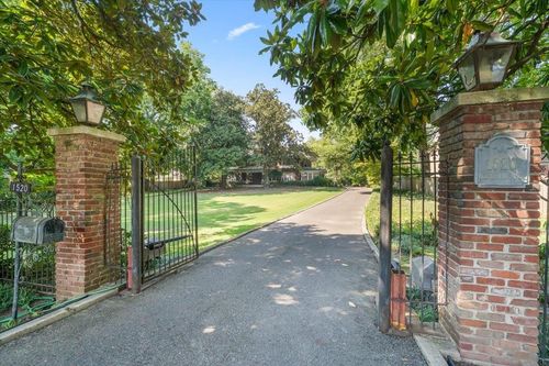 1520 Central Ave, Memphis, TN, 38104-4908 | Card Image