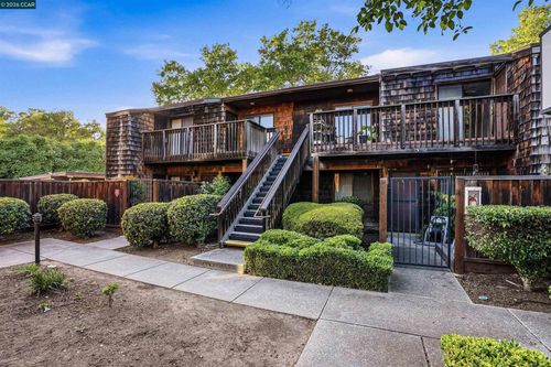 2-2450 Walters Way, Concord, CA, 94520-3667 | Card Image