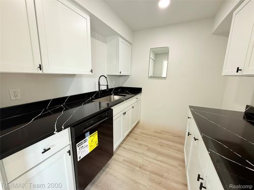 5729 S Beech Daly St, Dearborn Heights, MI, 48125-1715 | Card Image