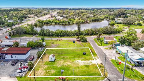 203 1st St Nw, RUSKIN, FL, 33570 | Card Image