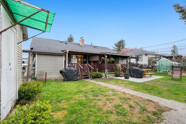 7528 Sharpe Street, Home with 2 bedrooms, 2 bathrooms and 4 parking in Mission BC | Image 34