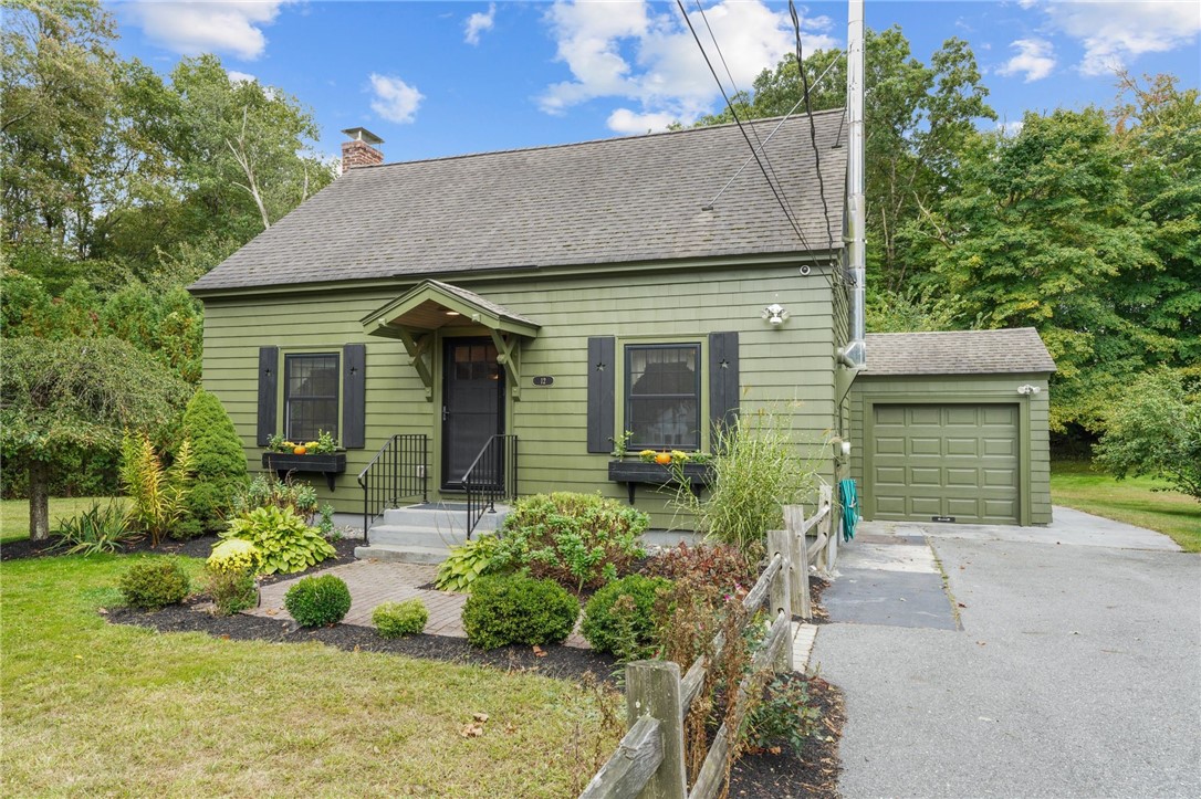 Chestnut Hill Rd, Chepachet, RI 02814