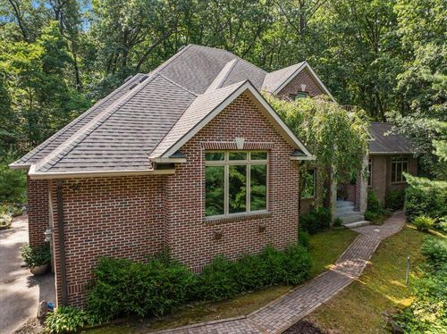 5797 Wildwood Dr, Bridgman, MI, 49106-9554 | Card Image