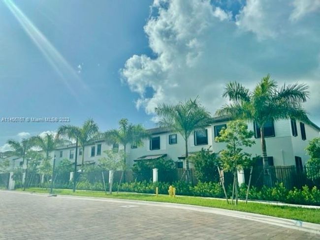 0 - 249 Sw 159th Ct, Townhouse with 3 bedrooms, 2 bathrooms and null parking in Pembroke Pines FL | Image 23