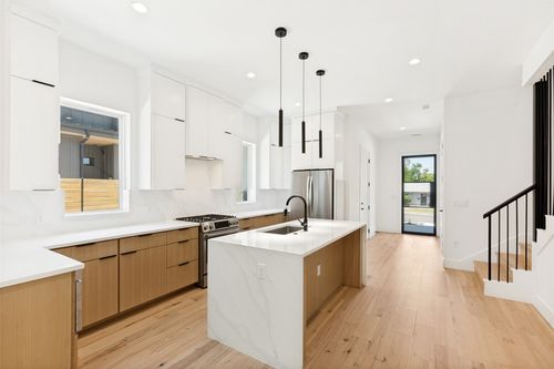 a-1407 Valleyridge Dr, Austin, TX, 78704-6059 | Card Image