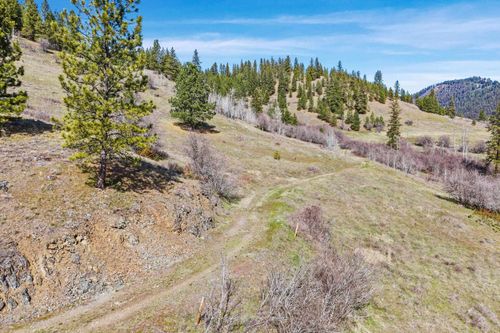 30XX Pierre Lake Rd, Kettle Falls, WA, 99141 | Card Image