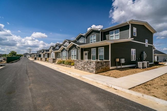 1524 Crownpoint Dr, Townhouse with 3 bedrooms, 2 bathrooms and null parking in Rockingham VA | Image 26