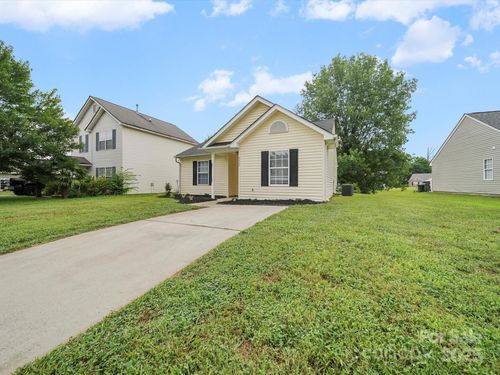 6420 Sunman Rd, Charlotte, NC, 28216-3073 | Card Image