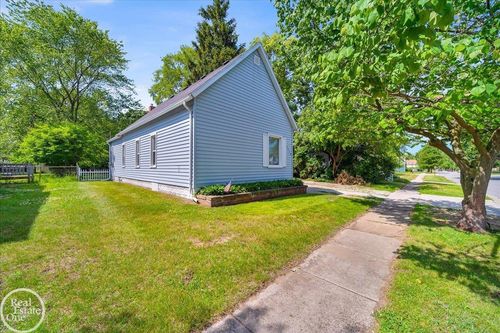 1118 Bancroft St, Port Huron, MI, 48060-6245 | Card Image