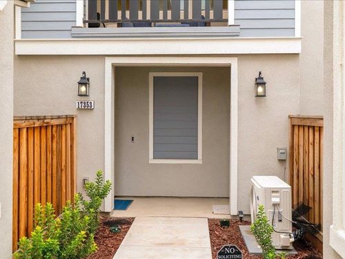 17353 Morning View Dr, Lathrop, CA, 95330-7044 | Card Image