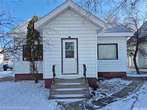 133 1st St W, Ponteix, SK, S0N1N0 | Card Image