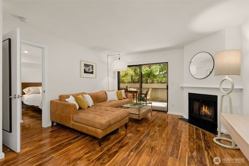 s114-211 Summit Ave E, Seattle, WA, 98102-5672 | Card Image