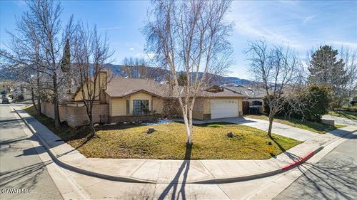 114 Chaparrel St, Tehachapi, CA, 93561-2415 | Card Image